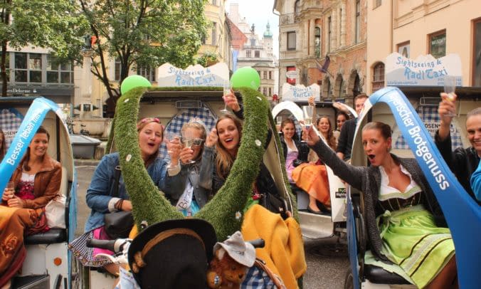 Lederhosen Express | Moderne E-Rikschas in München